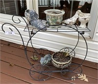Garden Pots & Wire Shelf