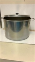 Large Stockpot with lid