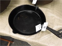 OLD 1800S GATED #7 CAST IRON SKILLET