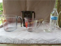 (3) Glass measuring cups, (1) Plastic