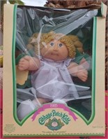 898 - CABBAGE PATCH DOLL IN BOX