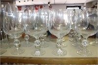 LARGE LOT OF CLEAR GLASS WINE GLASSES