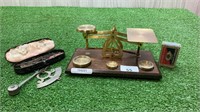 VICTORIAN BRASS POSTAL SCALES AND TIN CASED GOLD