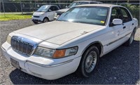 (II) 2001 Ford Grand Marquis LS 113k miles,