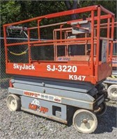 (M) SkyJack SJ-3220 scissor lift, non working.
