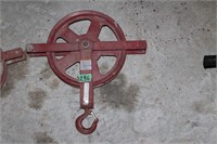 large pulley with hook