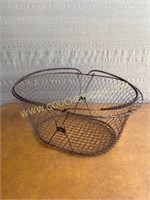 Wire collapsible basket