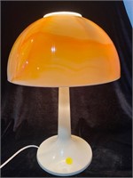 RETRO PLASTIC TABLE LAMP