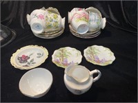 8 ROYAL ALBERT TEA CUPS AND SAUCERS AND EXTRAS