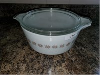 Pyrex Town & Country Casserole with lid