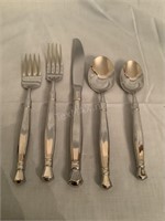 Oneida 5 Piece Stainless Silverware Set