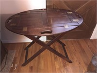 Small folding table with drop leaf edges