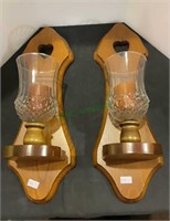 One pair of decorative wood and glass wall mount