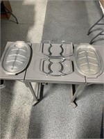 Hot plates with stands