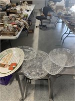Plastic serving plates
