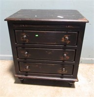 SMALL 3-DR BLACK PAINTED CHEST  26X17X30T