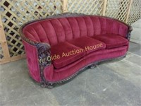 Elegant Finely Carved Walnut Corbeille Sofa