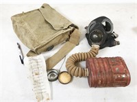 WWII 1942 US DRCo gas mask with canister