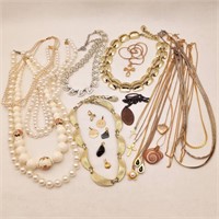 Costume Jewelry Necklaces Pendants