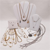 Costume Necklaces + Pendants