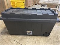 64 Gallon Tote Missing Handles