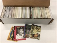 Box Lot of 650 Baseball Cards