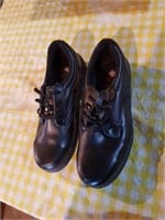 PAIR OF WOMEN'S SAFETY SHOES