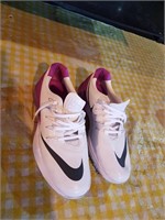 PAIR OF NIKE SHOES MINT CONDITION