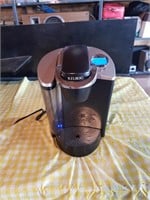 KEURIG COFFEE MAKER