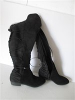 LADIES BOOTS SIZE- CAN NOT SEE THE SIZE