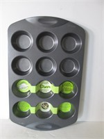 NEW WILTON MUFFIN PAN