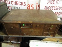 MULTI-DRAWER CABINET WITH WATCH TOOLS