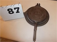 GRISWOLD #9 AMERICAN WAFFLE IRON