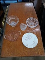 5 PIECES OF DECORATIVE GLASS