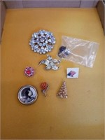 MISC BROOCHES AND LAPEL PINS