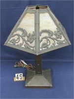 ARTS & CRAFTS STAINED GLASS TABLE LAMP: