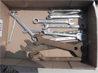 Flat w/ Combination Wrenches
