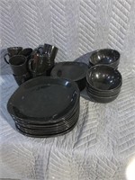 Black dishes...5d