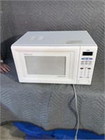 Domestic 1000 W microwave owner says works good