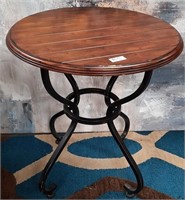 85 - PRETTY 24" ROUND ACCENT TABLE