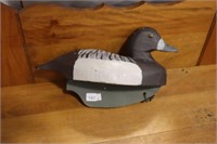CARVED WOODEN DUCK DECOY