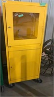 26”x24”x63” tool cabinet on rollers with key