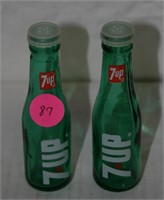 SET OF GLASS 7 UP ADV. S/P SHAKERS