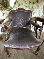 ANTIQUE VICTORIAN STYLE ARM CHAIR