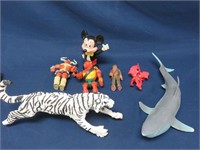 Lot of Toys Mickey, He Man, Star Wars, Shark