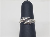 .925 Sterling Silver Doilphin Ring