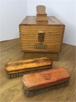 Vintage Wood Shoe Shine Box & 2 Brushes U8C