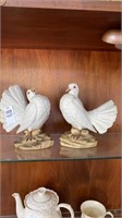 Pair of Ethan Allen pigeon statues