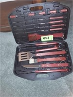 COMPLETE BBQ SET- APPEARS NEW IN  CARRY CASE
