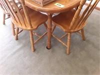 SOLID WOOD OVAL DINING TABLE W/ 6 CHAIRS